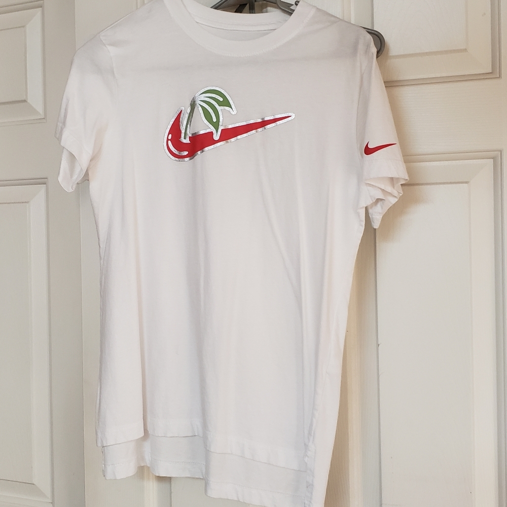 Nike Youth XL Tee